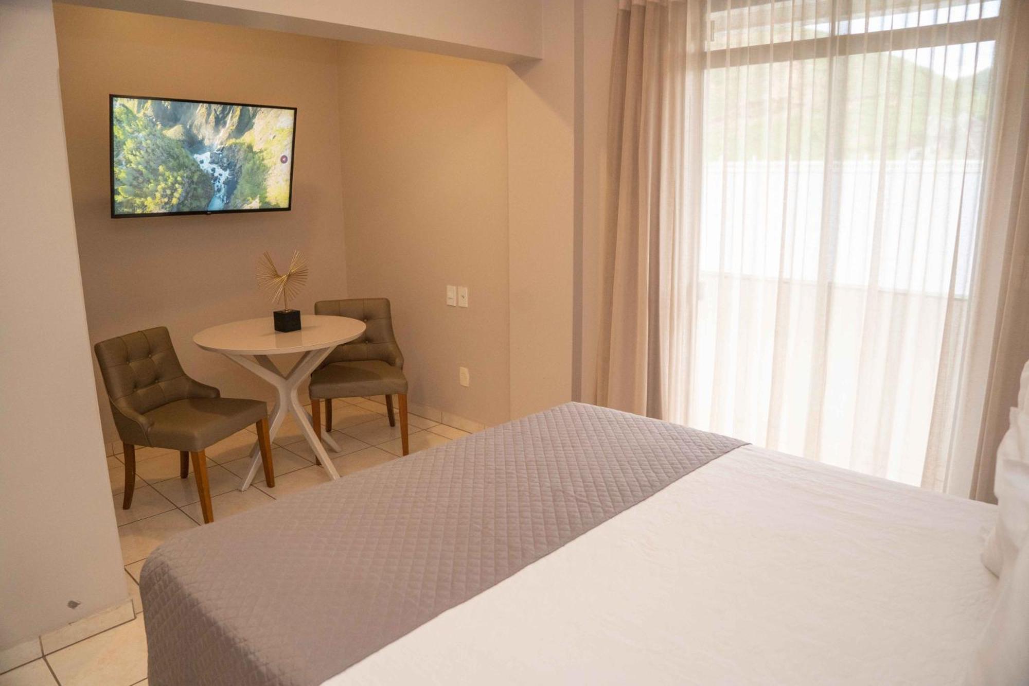 Capital Pedras Hotel